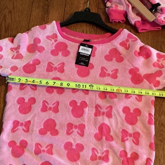 Disney Cozy Fleece Pajama Set Pink Minnie Mouse NWT❗️ - Picture 8 of 16